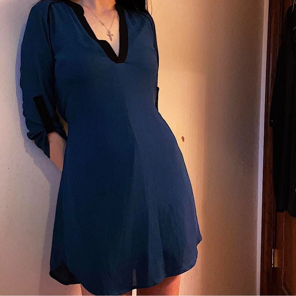 navy blue v neck cocktail bodycon dress w/ black detailing | lush | size xs
